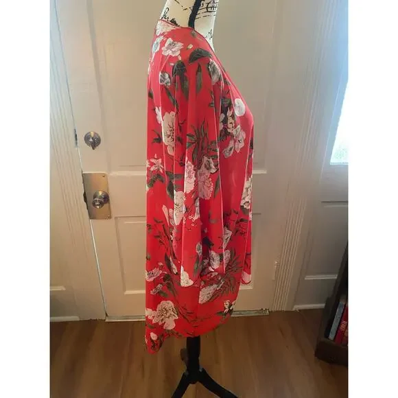 Cardigan with Hawaii flowers - Picture 4 of 8